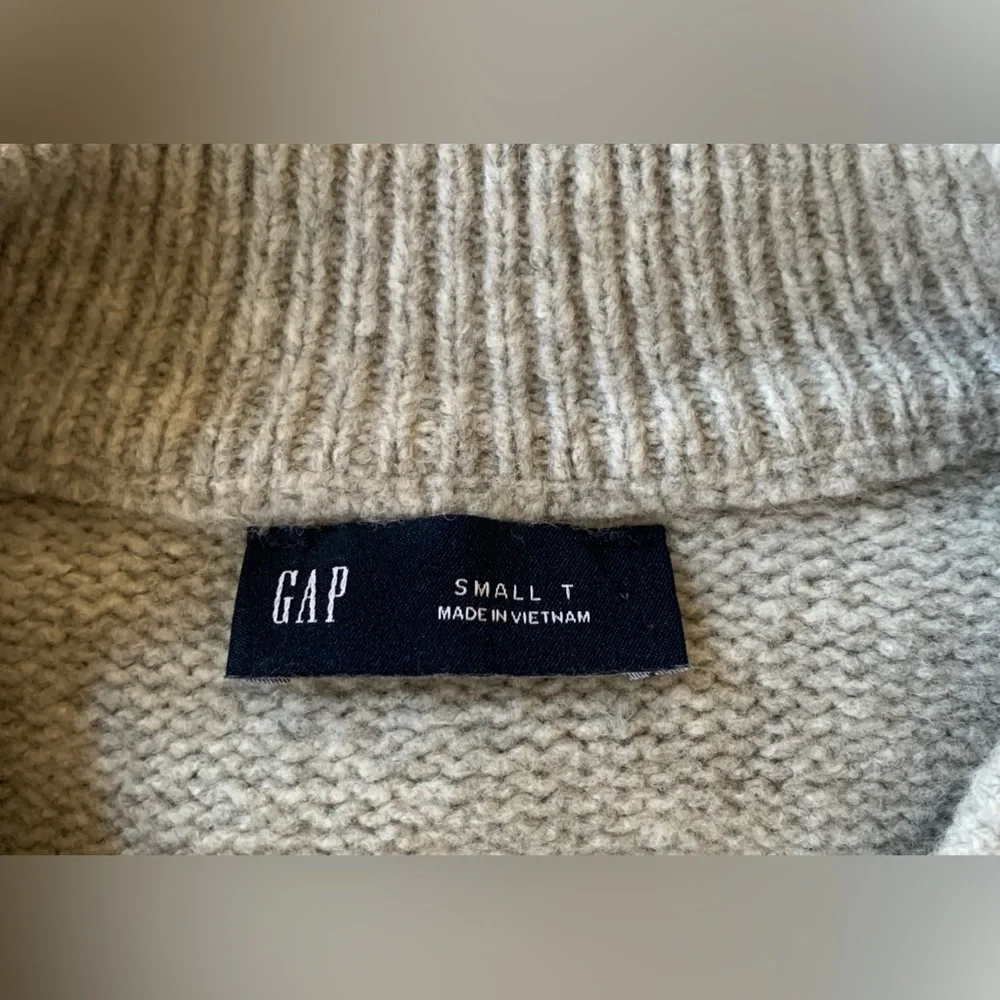 GAP Light grey Button-Front Ribbed Cardigan - Picture 3 of 9